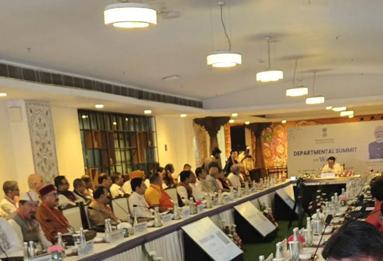 महाराज ने राज्य में चल रही जल संसाधन विकास की प्रगति से अवगत करवाया