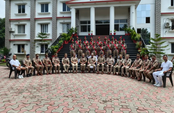 सात माह के कठिन प्रशिक्षण के बाद मुख्यधारा में शामिल हुए 15 होमगार्ड हवलदार प्रशिक्षक, पुलिस लाइन में हुई पासिंग आउट सेरेमनी