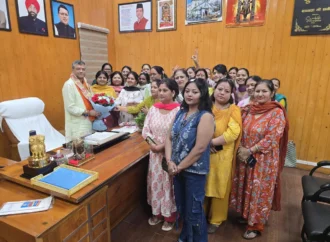 नारी सुरक्षा के लिए मेयर सौरभ थपलियाल का महिला मोर्चा ने किया आभार व्यक्त