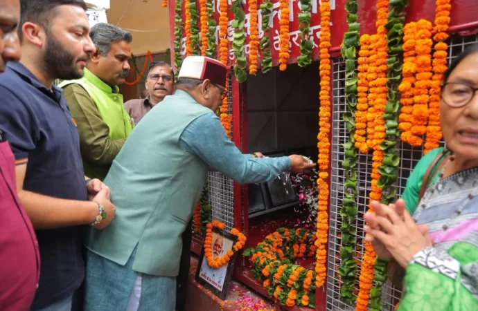 मसूरी गोलीकांड के अमर शहीदों को देहरादून में श्रद्धांजलि, कैबिनेट मंत्री खजान दास ने किया नमन