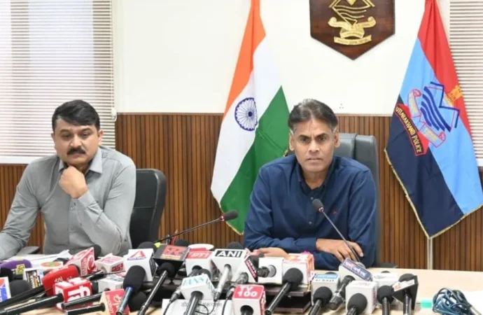उत्तराखंड में साइबर ठगों पर पुलिस का बड़ा प्रहार, 7 दिन के ‘ऑपरेशन हॉटस्पॉट’ में 10 गिरफ्तार; 644 SIM और 630 IMEI ब्लॉक