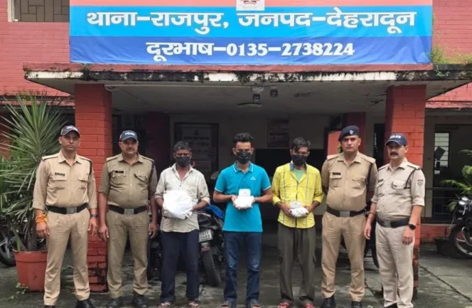 देहरादून में मंदिर चोरी का 24 घंटे में खुलासा, अष्टधातु की मूर्तियों समेत 3 गिरफ्तार