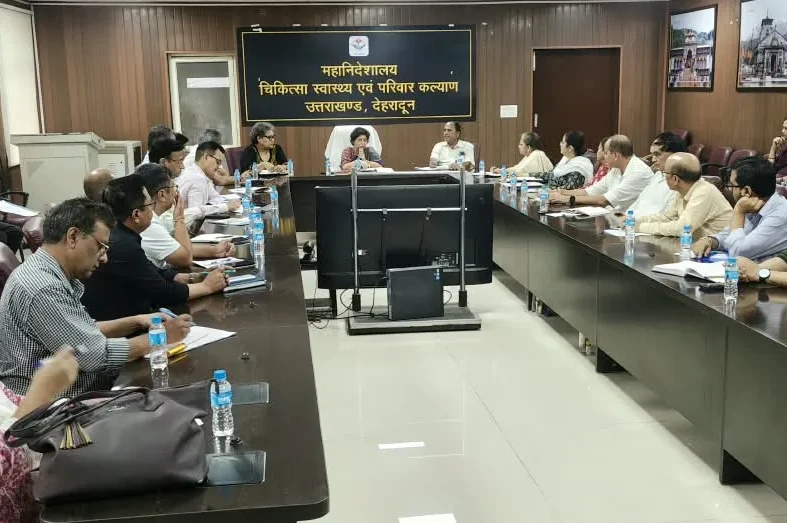 महानिदेशक ने स्वास्थ्य महानिदेशालय की समीक्षा बैठक में समयबद्ध कार्य-निस्तारण एवं जवाबदेही सुनिश्चित करने के दिए कड़े निर्देश