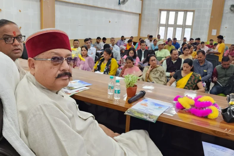 महाराज ने मौके पर ही किया जन समस्याओं का निस्तारण श्रम विभाग द्वारा आयोजित श्रमिक पंजीकरण एवं नवीनीकरण शिविर में किया प्रतिभाग