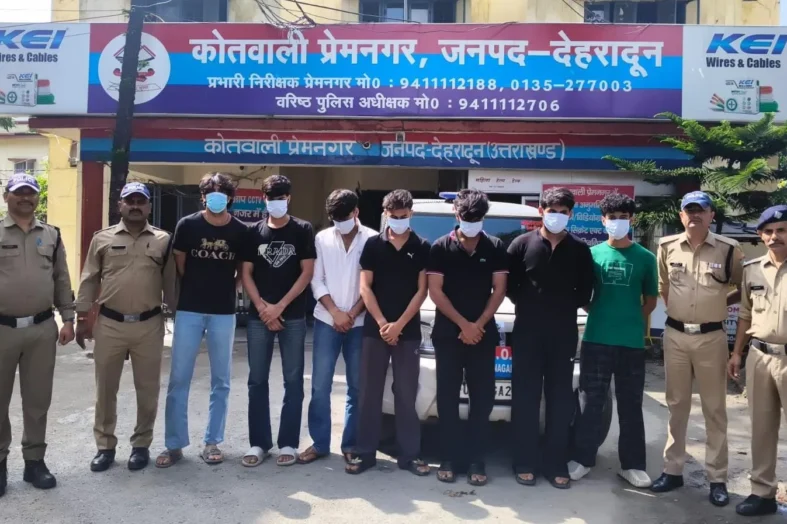 प्रेमनगर में हुड़दंग करने वाले 7 युवक गिरफ्तार, निजी शिक्षण संस्थान के छात्रों के निष्कासन की संस्तुति