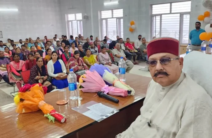 श्रमिक अपने पसीने से प्रदेश के विकास की नई इबारत लिख रहे हैं: महाराज