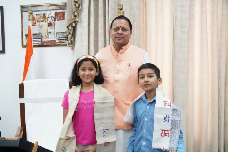 माउंट किलिमंजारो फतह करने वाले नन्हे पर्वतारोहियों से मिले सीएम धामी