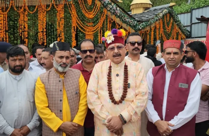 धर्मस्व मंत्री सतपाल महाराज पहुंचे सिरमौर के शिलाई, पश्मी गांव