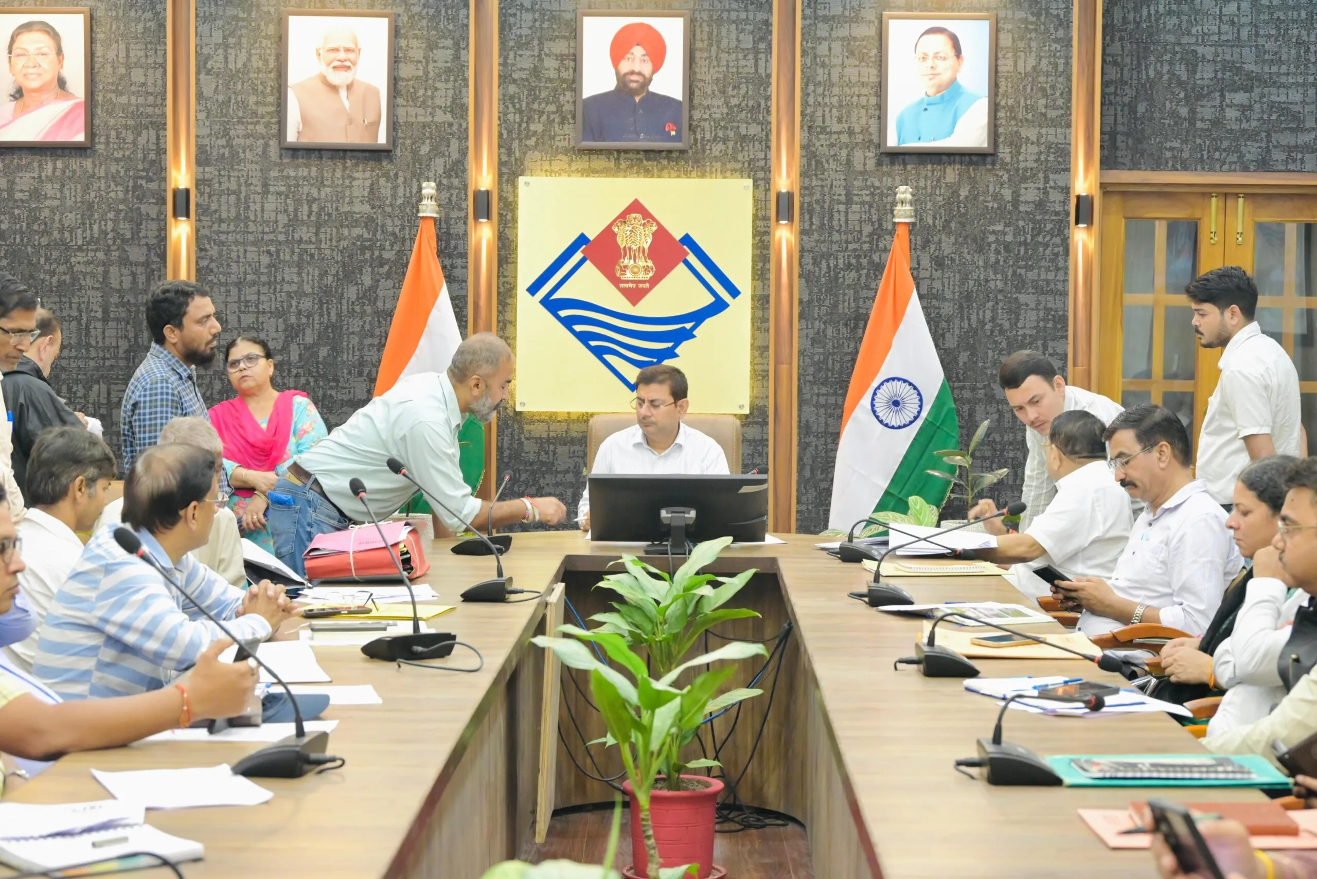 समाधान दिवस में 102 शिकायतें दर्ज, अधिकारियों को समयबद्ध निस्तारण के निर्देश