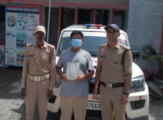 देहरादून: अवैध रूप से सट्टा खिलाने वाला 56 वर्षीय व्यक्ति गिरफ्तार, ₹4,230 की नकदी और सट्टा सामग्री बरामद