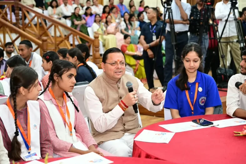 युवाओं के विचार विकसित उत्तराखण्ड के निर्माण में निभाएंगे महत्वपूर्ण भूमिका – मुख्यमंत्री