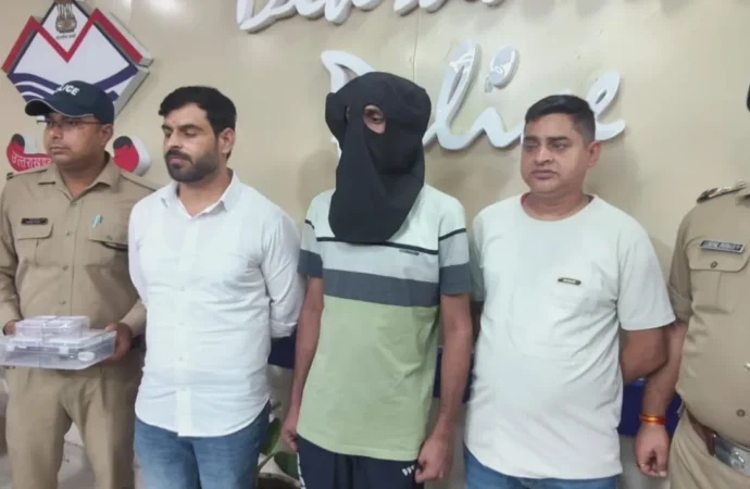 क्लेमेंटाउन हत्याकांड का खुलासा: पत्नी की हत्या के आरोप में पति गिरफ्तार, तमंचा और कारतूस बरामद