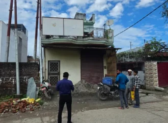 अवैध निर्माणों पर एमडीडीए की कार्रवाई, दो भवन सील