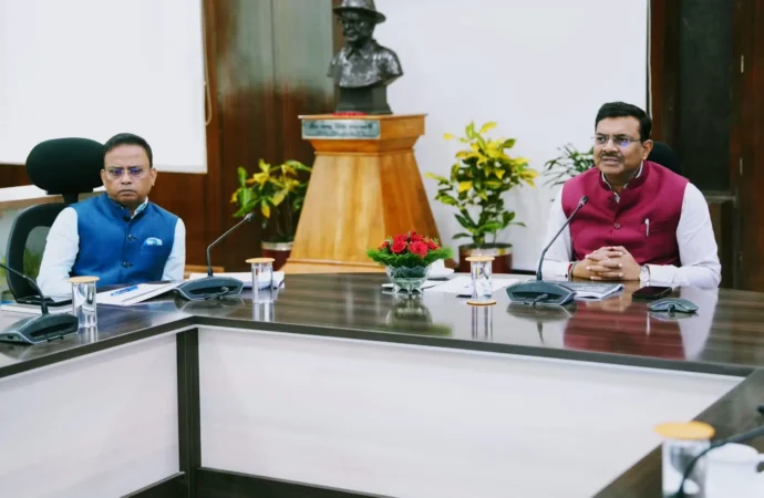 मुख्य सचिव ने की मुख्यमंत्री घोषणाओं की प्रगति की समीक्षा
