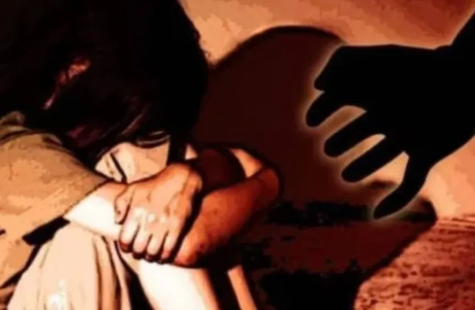 सोशल मीडिया पर हुई दोस्ती, शादी का झांसा देकर नाबालिग से दुष्कर्म का आरोप