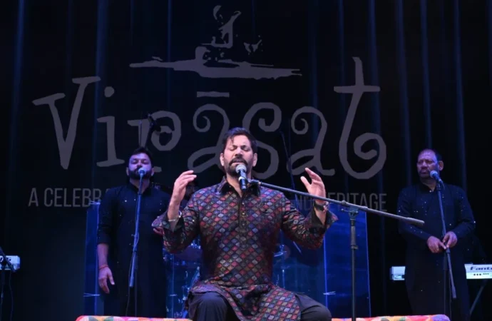 सूफी संगीत से लेकर पॉप और बॉलीवुड तक पहुंचने वाले जसबीर जस्सी की प्रस्तुति ने बांधा समां