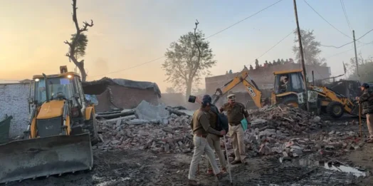 उत्तराखंड: रामनगर के पूछड़ी में चला धामी सरकार का बुलडोजर, 14 हेक्टेयर वन भूमि अतिक्रमण मुक्त
