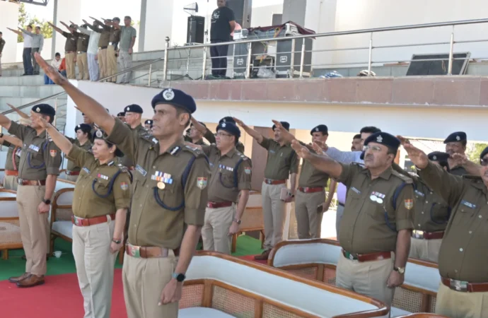 राष्ट्रीय एकता दिवस पर पुलिस लाइन में गूंजा एकता और अखंडता का संदेश, 48 पुलिसकर्मी सम्मानित
