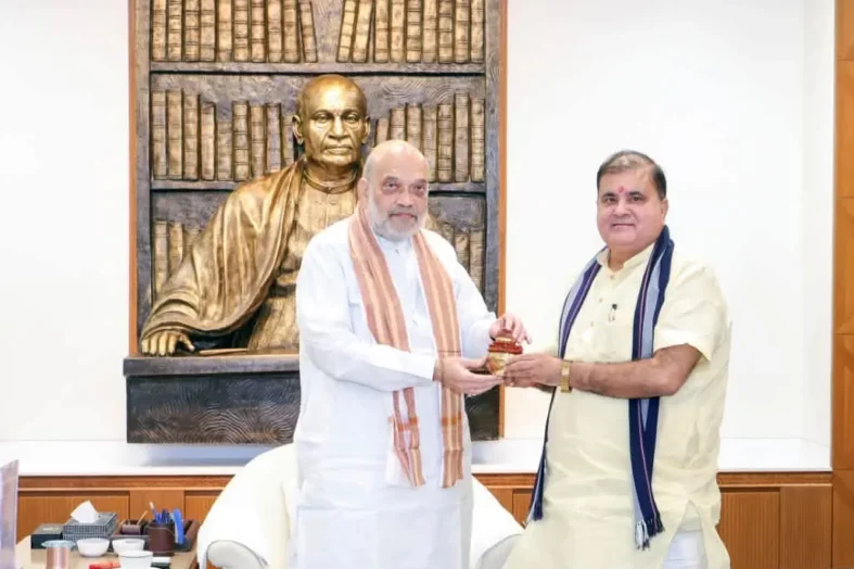 भाजपा प्रदेश अध्यक्ष भट्ट ने गृहमंत्री अमित शाह से की शिष्टाचार भेंट, सुपुत्र के विवाह का दिया निमंत्रण!