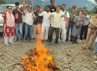 रायपुर स्टेडियम में मासूम शर्मा के कार्यक्रम का उक्रांद ने विरोध किया