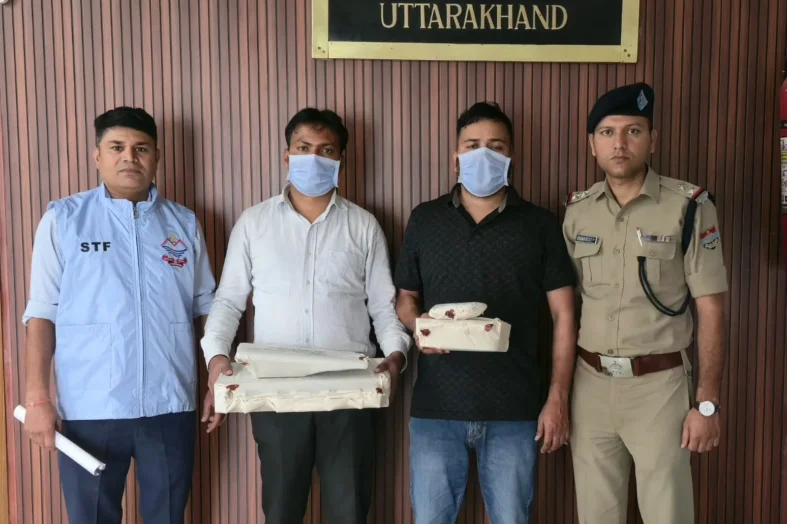 देहरादून में अवैध सिम बॉक्स से चल रहे फर्जी कॉल सेंटर का भंडाफोड़, दो मैनेजर गिरफ्तार