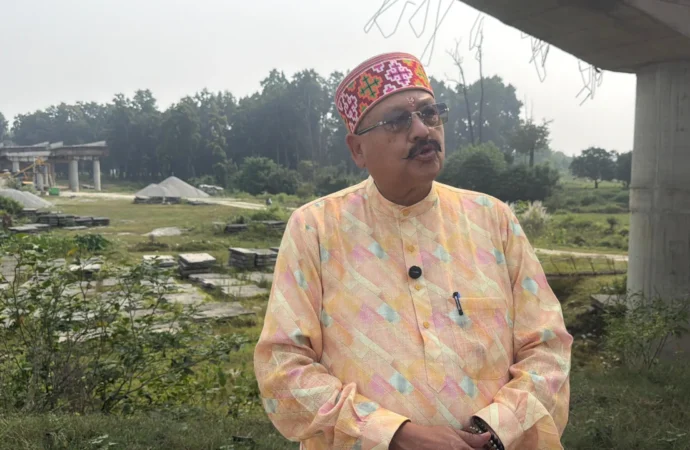 महाराज ने भारत-नेपाल सीमा पर बन रहे ड्राई पोर्ट सहित चार लेन सड़क का किया निरीक्षण
