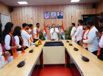 सीएम धामी से एबीवीपी के नवनिर्वाचित पदाधिकारियों ने की भेंट