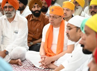 सेवा संकल्प अभियान’ के तहत नानकमत्ता पहुंचे मुख्यमंत्री धामी, स्वच्छता अभियान में किया श्रमदान
