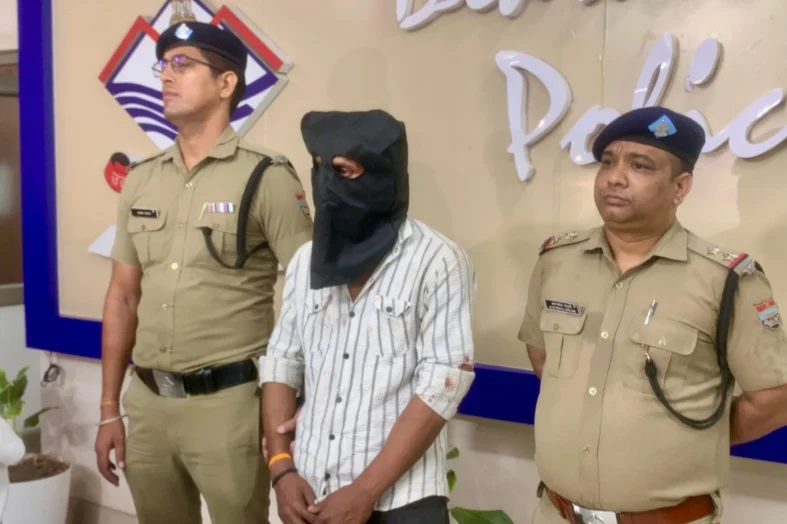 रायपुर क्षेत्र में हुई बुजुर्ग दम्पत्ति व महिला की हत्या करने वाले अभियुक्त को पुलिस ने किया गिरफ्तार