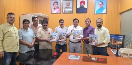 सूचना महानिदेशक बंशीधर तिवारी से मिला उत्तरांचल प्रेस क्लब का प्रतिनिधिमंडल, स्मारिका ‘गुलदस्ता 2026’ भेंट की