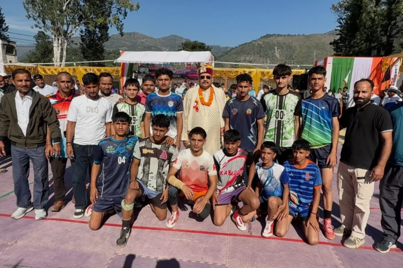 सिमोग में दशहरा पर्व समारोह में शामिल हुए संस्कृति मंत्री महाराज