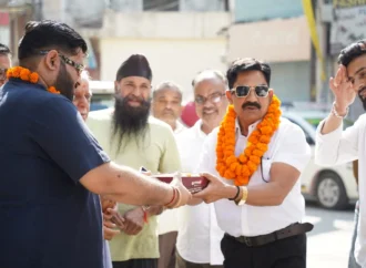 रेलवे रोड पर 6.68 लाख रुपये की लागत से नाला निर्माण कार्य का महापौर श्री शम्भू पासवान जी ने किया शुभारंभ