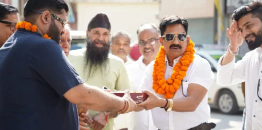 रेलवे रोड पर 6.68 लाख रुपये की लागत से नाला निर्माण कार्य का महापौर श्री शम्भू पासवान जी ने किया शुभारंभ