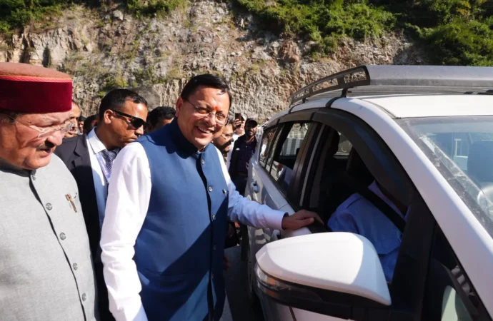 मुख्यमंत्री ने रुद्रप्रयाग में पुल-सुरंग परियोजना एवं संगम लाइब्रेरी का किया अवलोकन