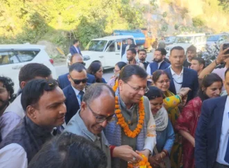 गैरसैंण से श्रीनगर होते हुए सड़क मार्ग से देहरादून लौट रहे मुख्यमंत्री धामी, रास्ते में कर रहे सड़कों का स्थलीय निरीक्षण