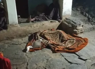 देहरादून में मर्डर!, पति ने दराती से पत्नी का काटा गला, शव को आंगन में फेंका