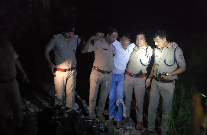 हरिद्वार में चेन स्नेचर और पुलिस के बीच मुठभेड़, पैर में गोली लगने से बदमाश घायल; साथी फरार